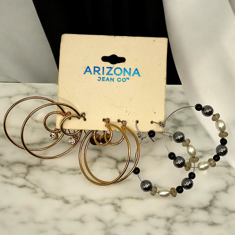New With Tags! Arizona Jeans Co 3 Hoop Earrings Card!